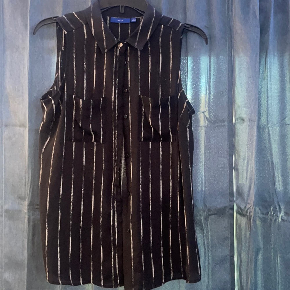 Sleeveless black stripe blouse
